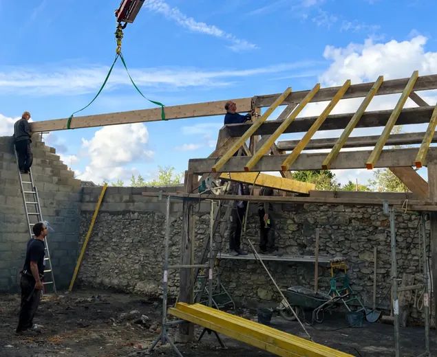 Installation d’une poutre en bois dans le Loir-et-Cher