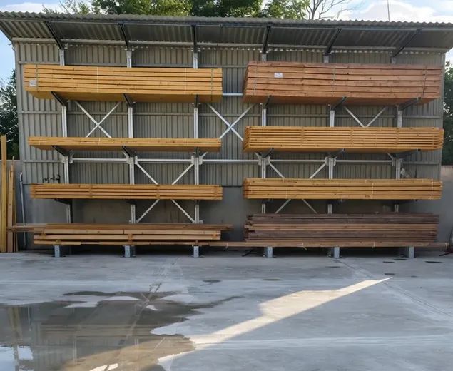 Zone de stockage de Joneau Entreprise, charpentier dans le Loir-et-Cher
