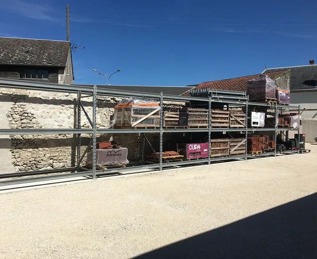 Zone de stockage de Joneau Entreprise, couvreur dans le Loir-et-Cher